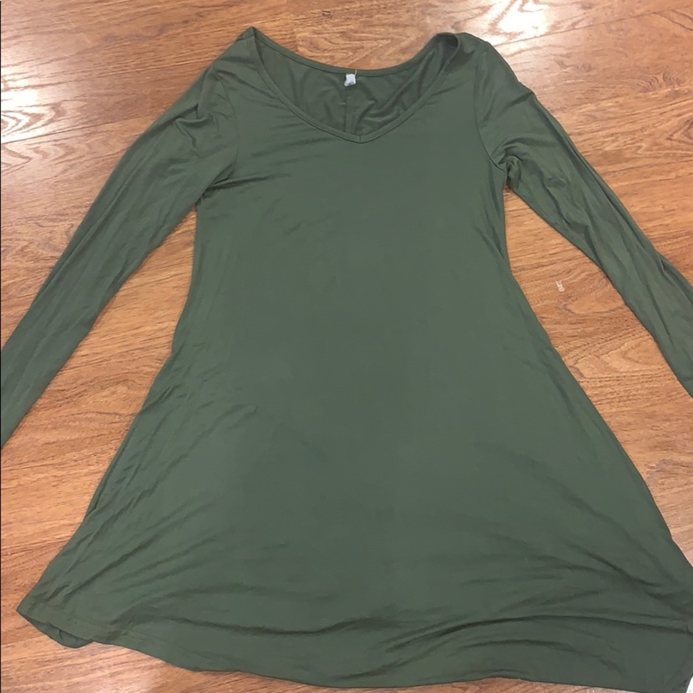 green dress